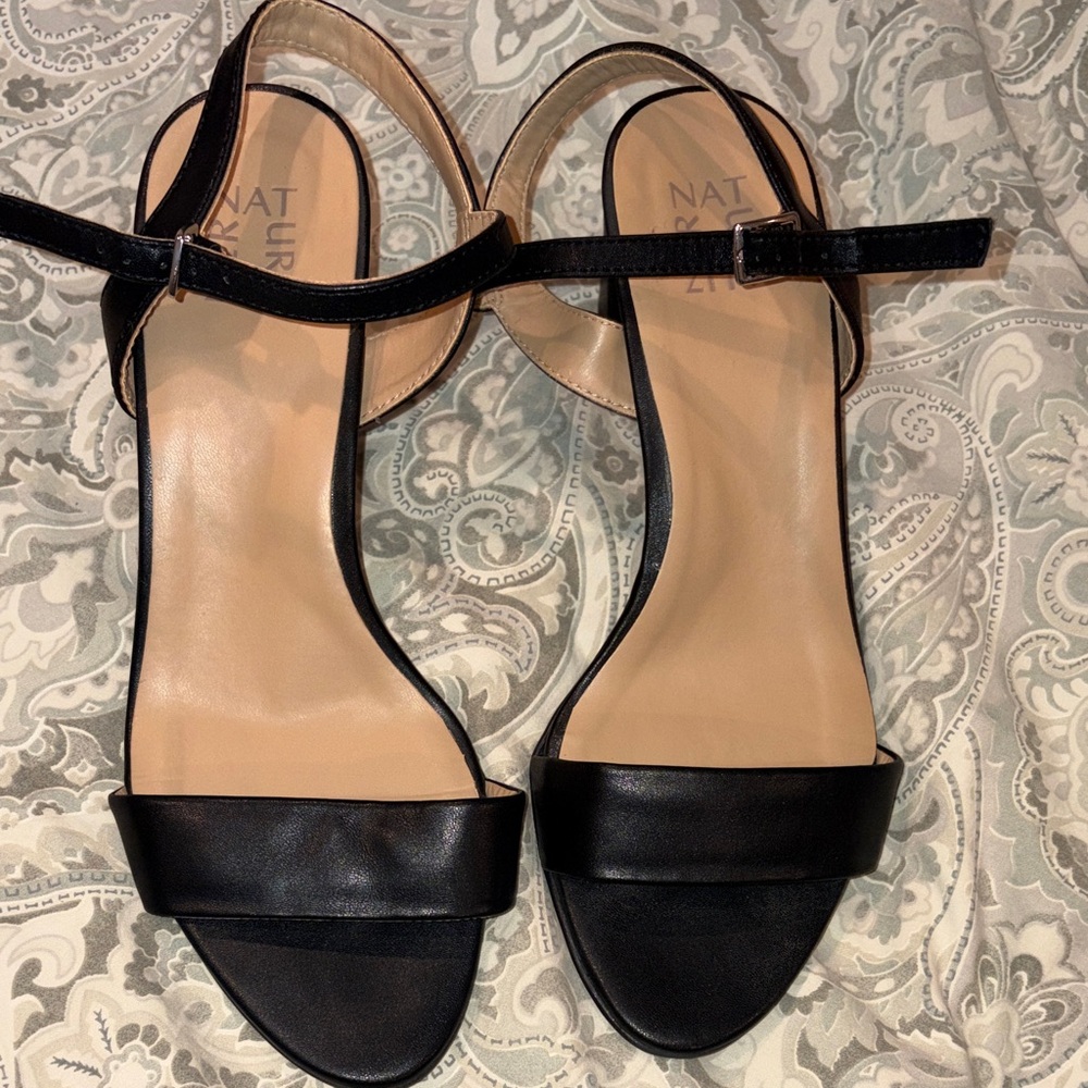 Naturalizer Black Strappy Sandals